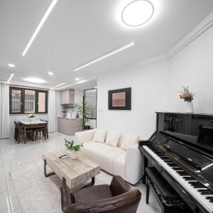 Outer Sky JiuXiao - Family Apartment in Central Shanghai