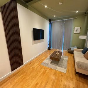 Modern Central Manchester Condo Next To AO Arena - Parking - Local Attractions