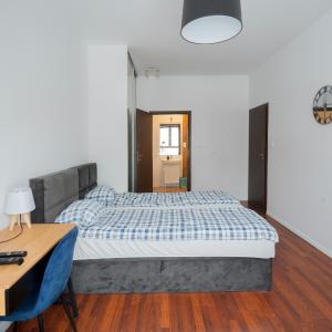 Rooms Green Rydygiera 17 own private room tv wifi
