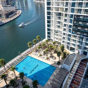 Vogue Vacation Homes, Business Bay Damac Maison Prive near Burj Khalifa and Dubai Mall, Studio Apartment with Balcony, Canal and City View, Access to all Amenities