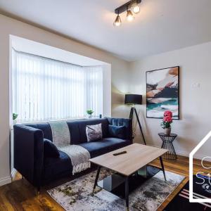 Spacious 3 Bed with Pac-Man, Darts and 2 Parking spaces