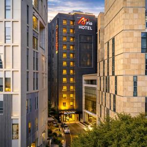 Cheonho Aria Hotel