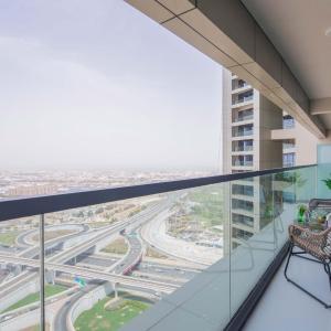 Frank Porter - Aykon City Tower C
