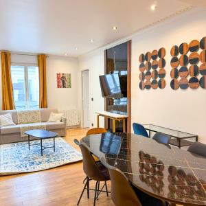 Urban Flat 104 - 4 Bedroom Flat Opera