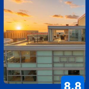 Liverpool City Centre Penthouse, Huge Balcony & Skyline Views, Secure Parking