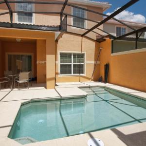 Family 4-Bedroom Pool Home Near Disney World