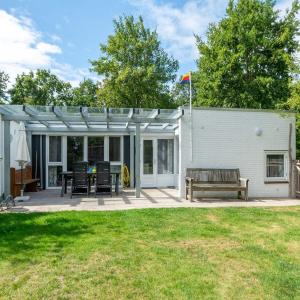Duinland 146 for 4 guests with garden