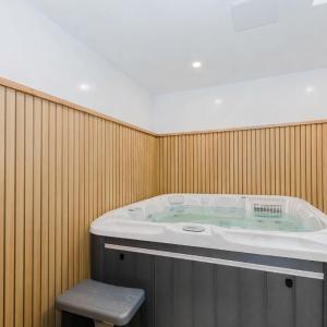 The Base at Rawson Retreat - Unwind with Private Spa