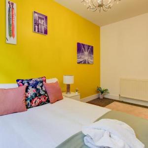 Prime Oxford Street 1-Bed Flat - Direct Access to Bond Street Station