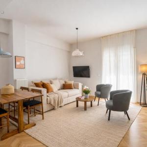Acropolis Stylish Flat