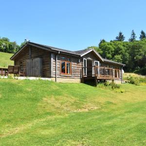 3 Bed in Two Waters Foot oc-m27335