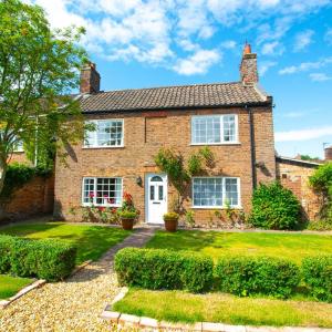 4 Bed in Wiggenhall St. Germans oc-2011