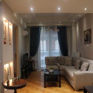 Beautiful luxurious family apartment in koukaki