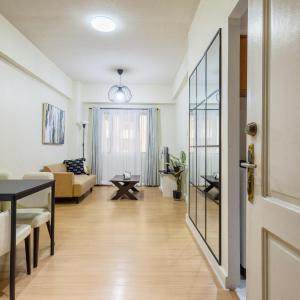 Forbeswood Heights 1Br with Garden view