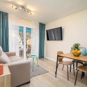 Beachfront Tiffany Design Apartment