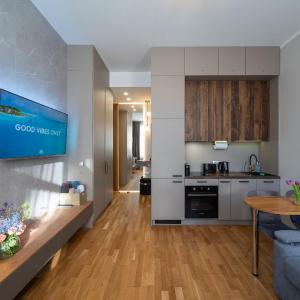 Premium Design, Renovated 2024 Free parking