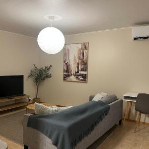 Gem of Vuosaari - private sauna, free parking and WiFi, walking distance from metro