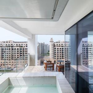 Luxury 3BDR Apartment, Pool & Beach Access