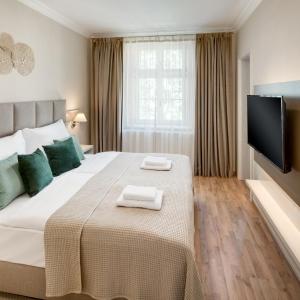 Louren Apartments