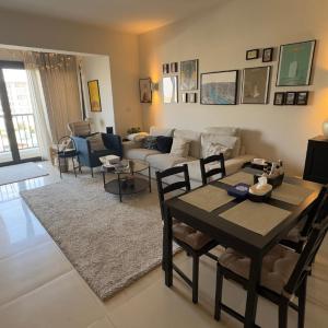 Modern 2BR Duplex in New Cairo Quiet Area, Balcony & Fast WiFi