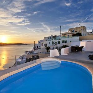 Nonis Apartments, Fira