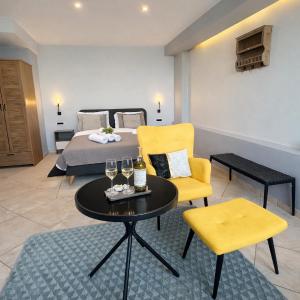 Endless blue suites 4