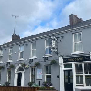 Brogans Bar & Hotel