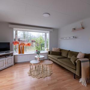 Gezellig chalet met 2 slaapkamers en zicht op het water