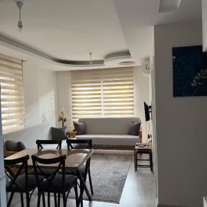 Kraliçe Apart Six