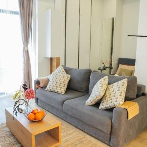 Stylish Central Studio, Large Balcony, New Build