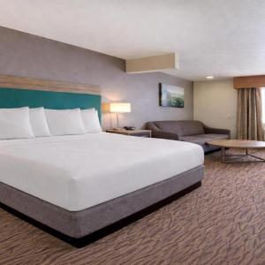 Best Western PLUS Peppertree Airport Inn