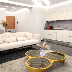 Home Select Tirana 8