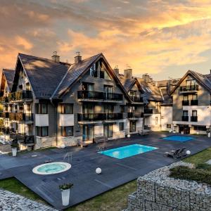 Dolina Wikingów 2-poziomowy apartament w Norweskiej Dolinie z dwoma balkonami i dostępem do strefy Wellness