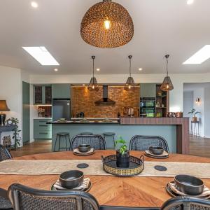 Riverside Retreat Entire home