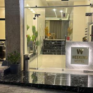 Weekend Hotel