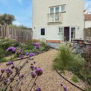 2 Bed in Rye- oc-88709