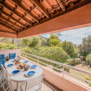 Duplex avec terrasse et parking proche des plages