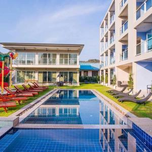 Surf & Sand Resort