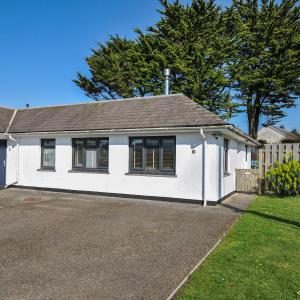 6 Trelawney Court