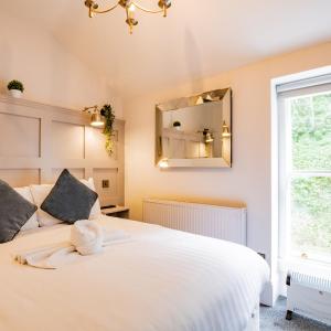Charming Howth Marina Retreat
