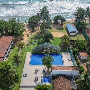 Hibiscus Beach Hotel & Villas