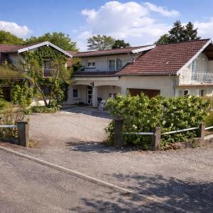 Grande Maison Familiale Rénovée à Froideterre
