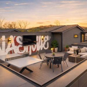 NEW Modern Multi-Level Home PoolTable & Rooftop