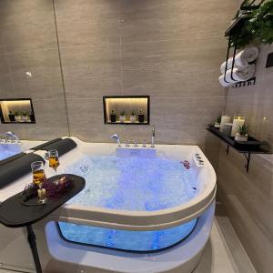 شقة الملقا جاكوزي وتراس Al Malqa Luxury Jacuzzi Terrace