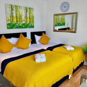London Studio Apartments, Private Bathroom, Kitchenette, Parking, NP6