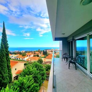 Cool Spacious Home with Panoramic Ocean Views