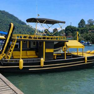 Visitando as Praias e ilha de Paraty
