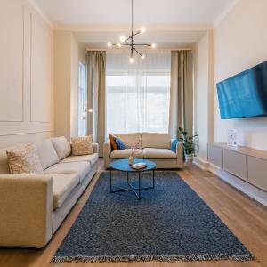 120qm MyGold Apartment 2 Bathrooms Balcony Up to 9 Guests, Renovated