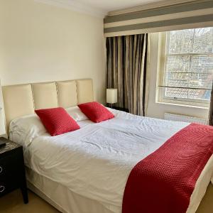LX Russell Square Apartments