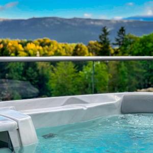 Kras Resort Apartament 110 z prywatnym jacuzzi i widokiem na góry